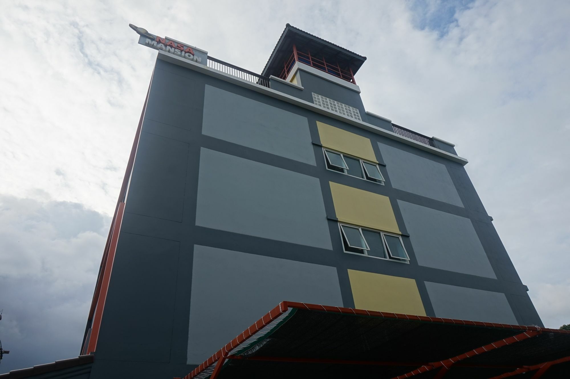 Nasa Mansion Apartment Phuket Exterior photo
